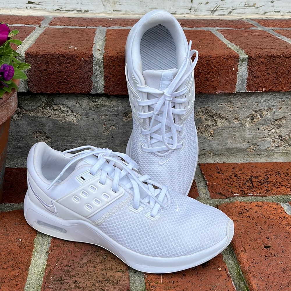 Nike Womens Air Max Bella TR4 6.5